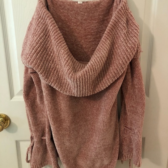 Lauren Conrad Pink Over The Shoulder Sweater - Picture 1 of 5